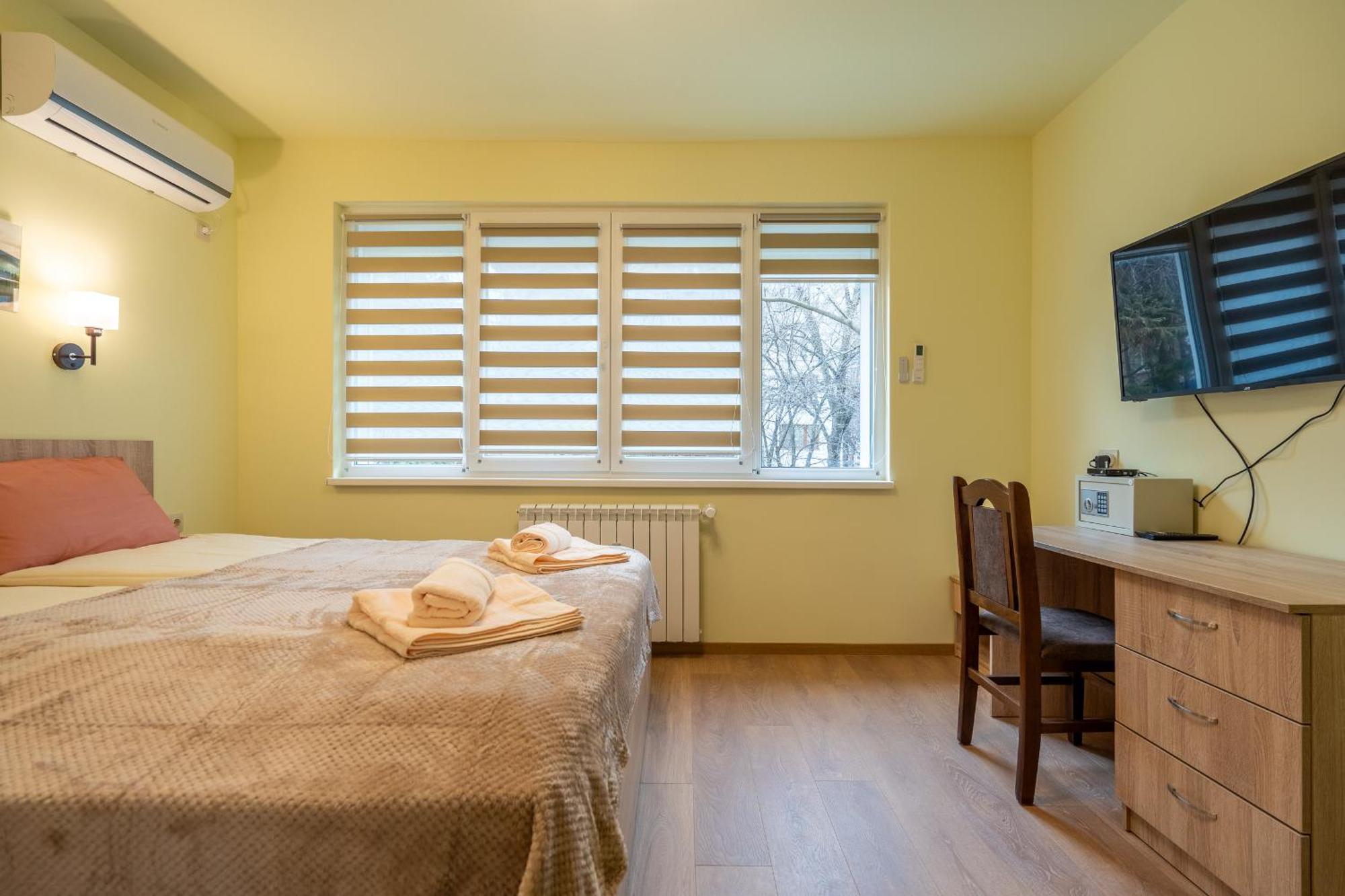 Top Location Central New & Spacious 3 Bdr Apt Medical Academy Sofia Bagian luar foto