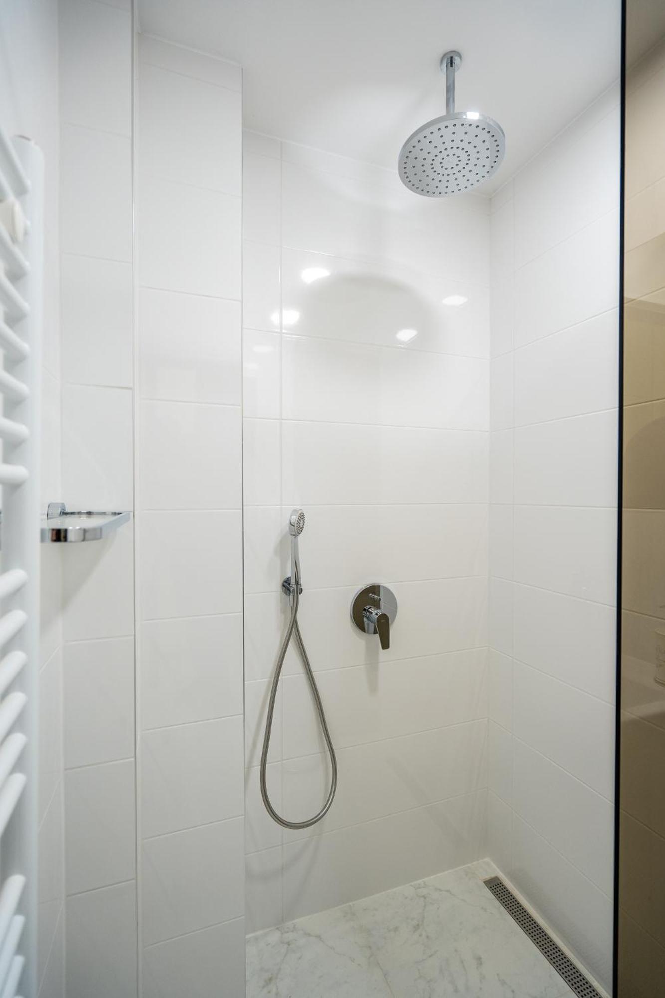 Top Location Central New & Spacious 3 Bdr Apt Medical Academy Sofia Bagian luar foto