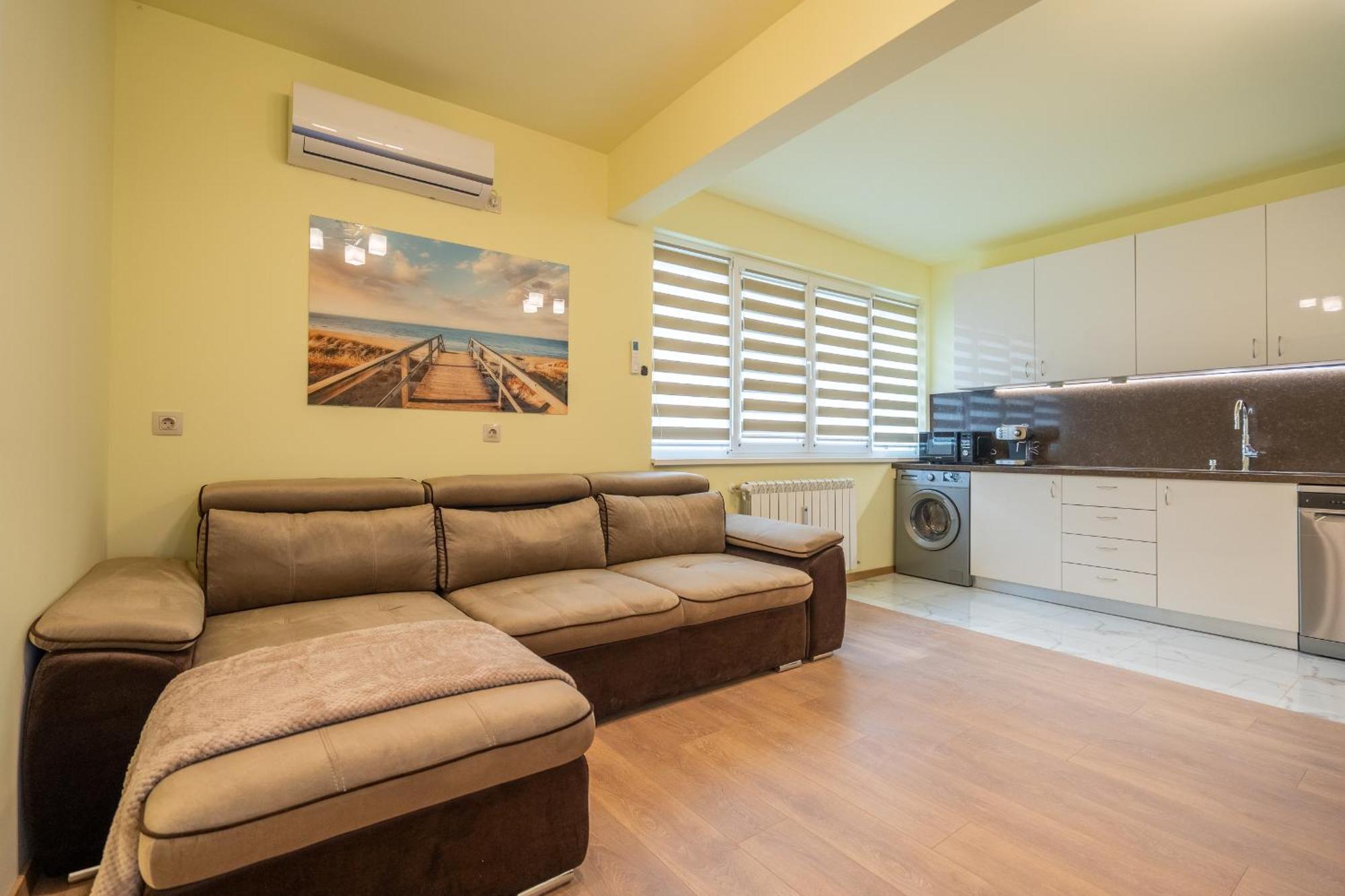 Top Location Central New & Spacious 3 Bdr Apt Medical Academy Sofia Bagian luar foto