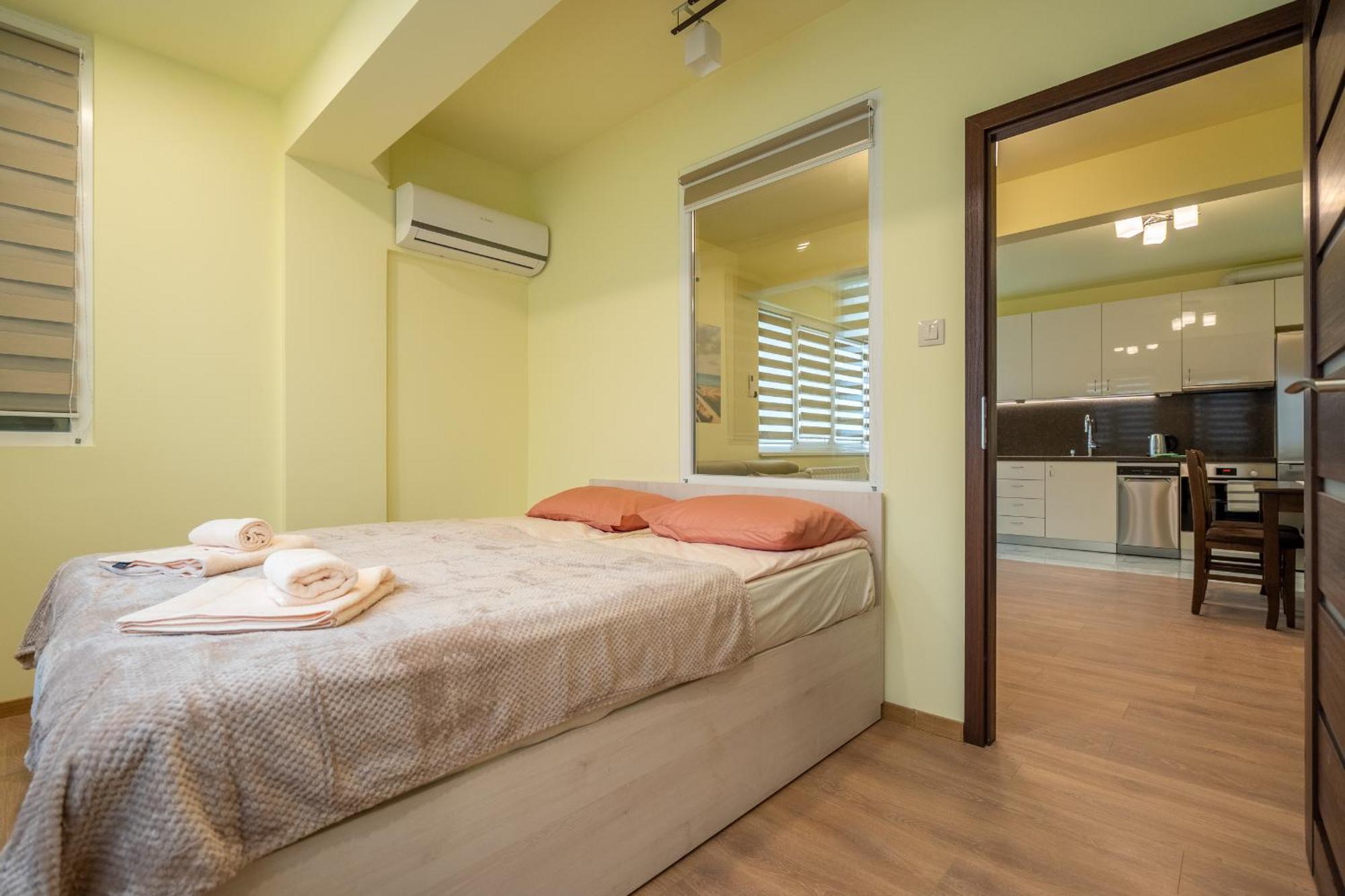 Top Location Central New & Spacious 3 Bdr Apt Medical Academy Sofia Bagian luar foto
