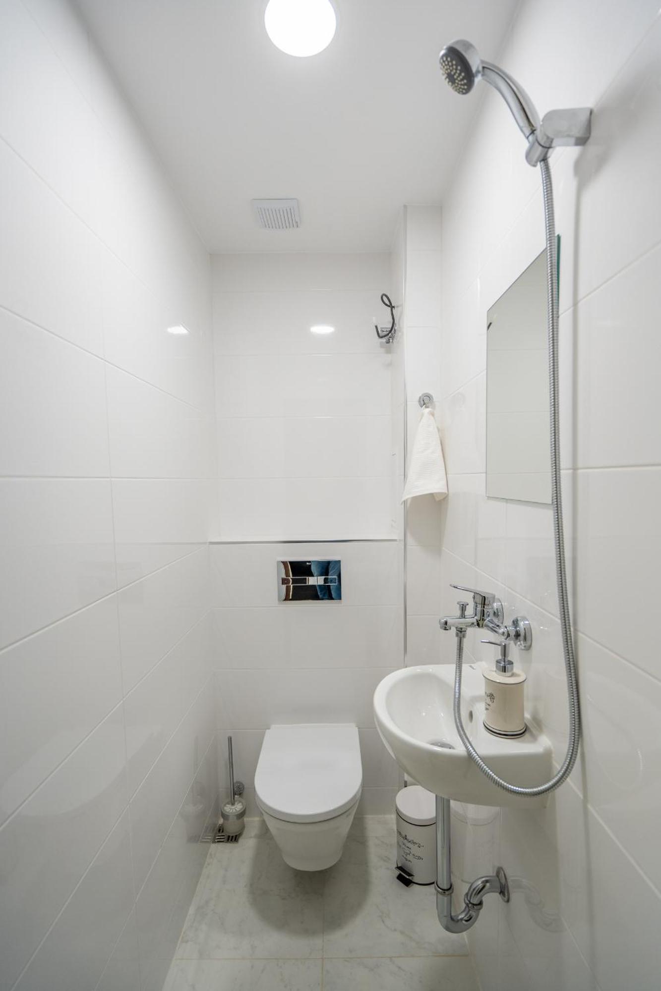 Top Location Central New & Spacious 3 Bdr Apt Medical Academy Sofia Bagian luar foto