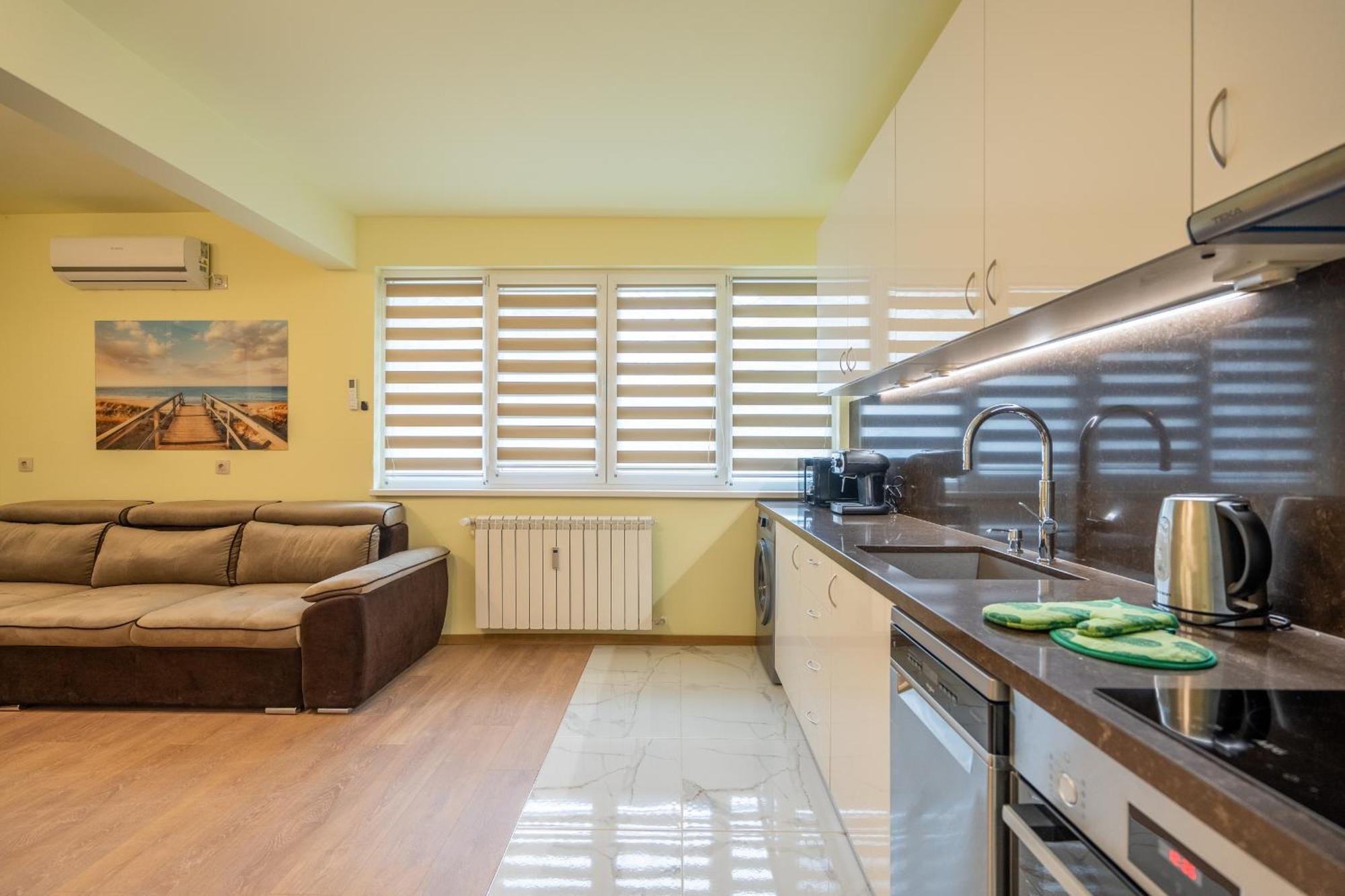 Top Location Central New & Spacious 3 Bdr Apt Medical Academy Sofia Bagian luar foto