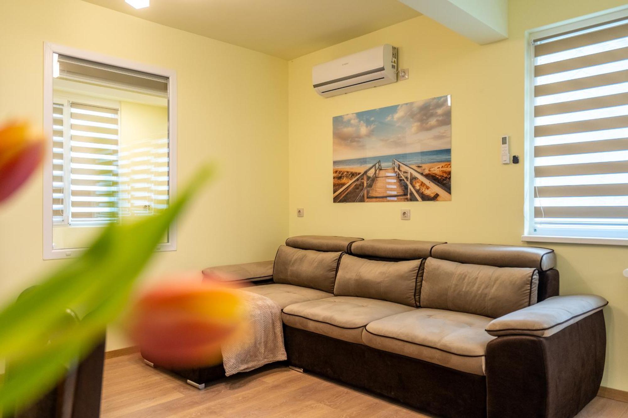 Top Location Central New & Spacious 3 Bdr Apt Medical Academy Sofia Bagian luar foto